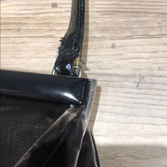 Timeless Dolce & Gabbana Brown Suede Bag - Picture 4 of 7